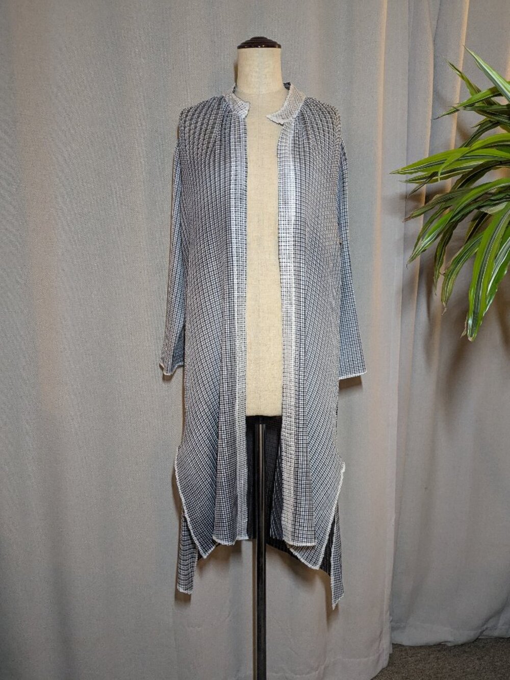 Alquema Pleat Accordion Cardigan Shawl Open Front Drape Jacket Medium